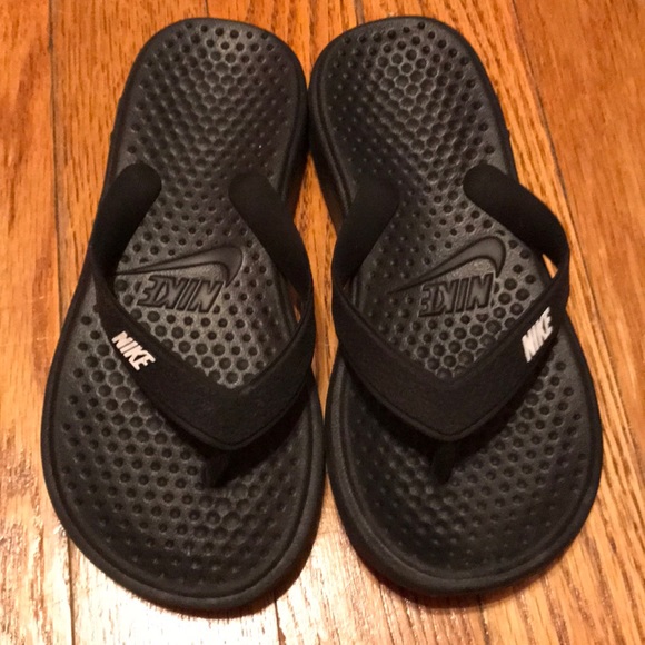 childrens nike sandals size 11